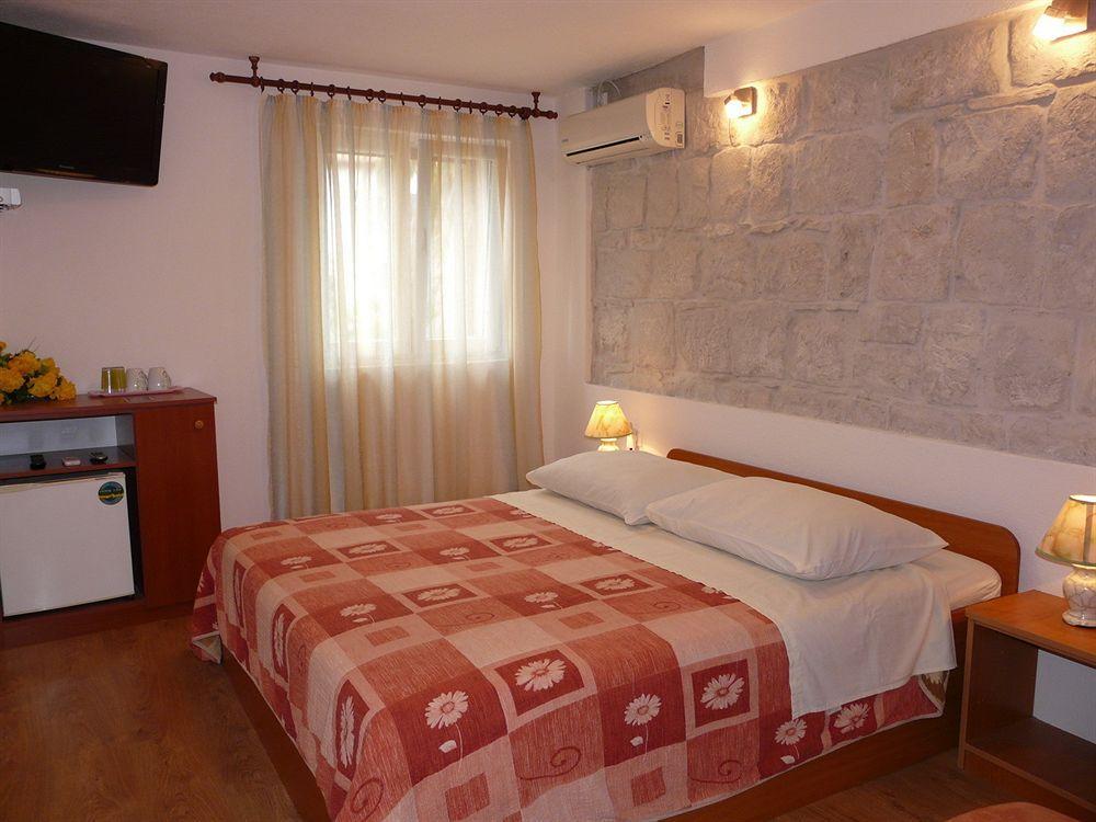 Guesthouse Pjaceta Spalato Esterno foto